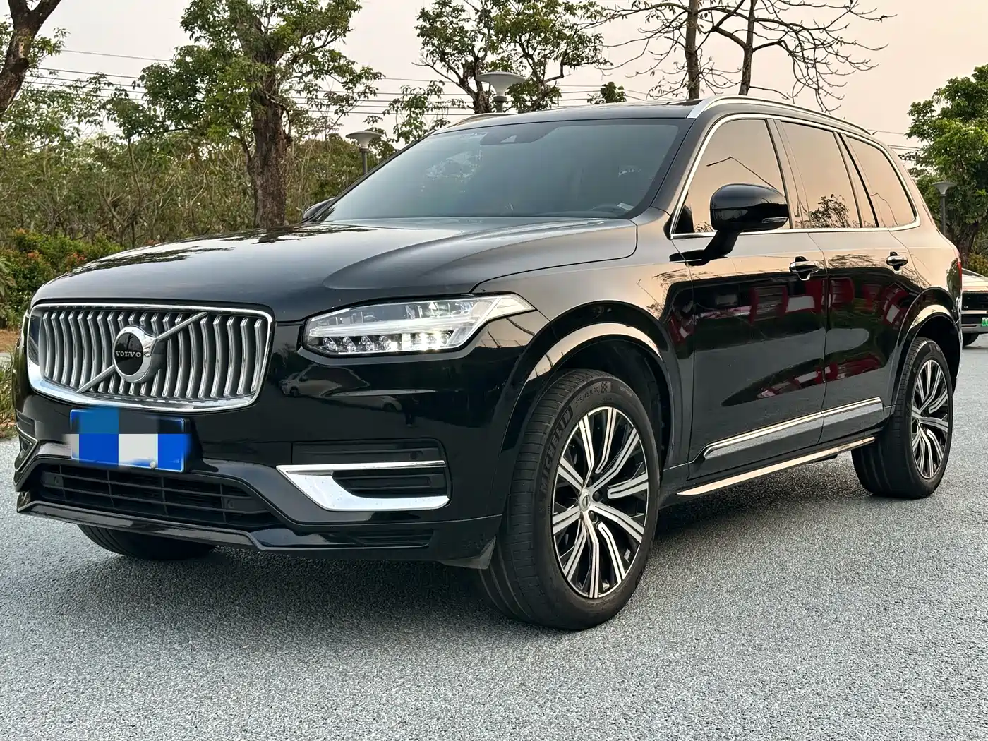 VOLVO XC90