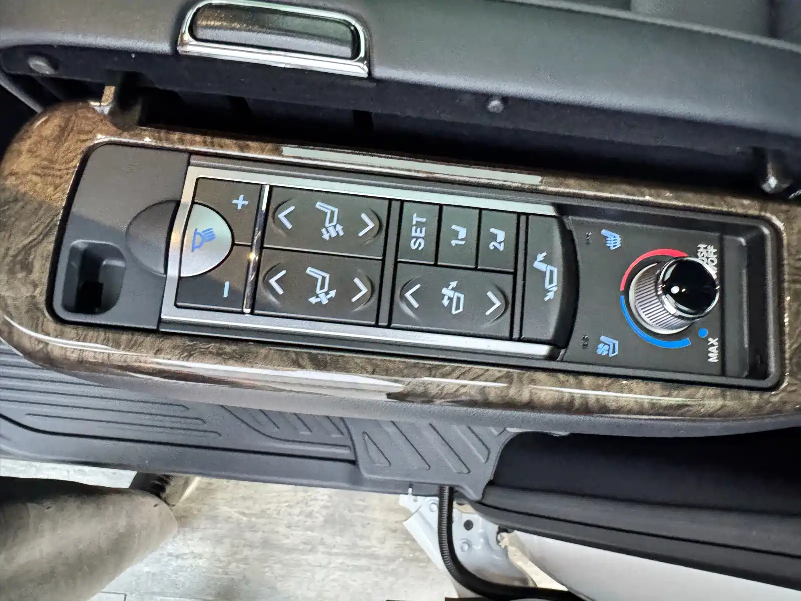 Фото 12 - Toyota Vellfire
