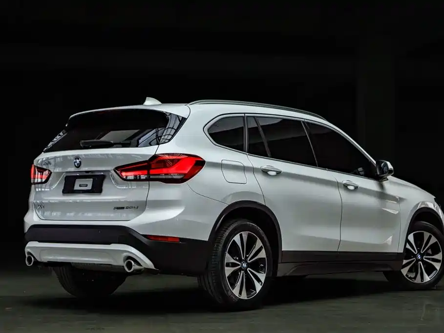 BMW X1 2022 sDrive20Li Fashion фото 6