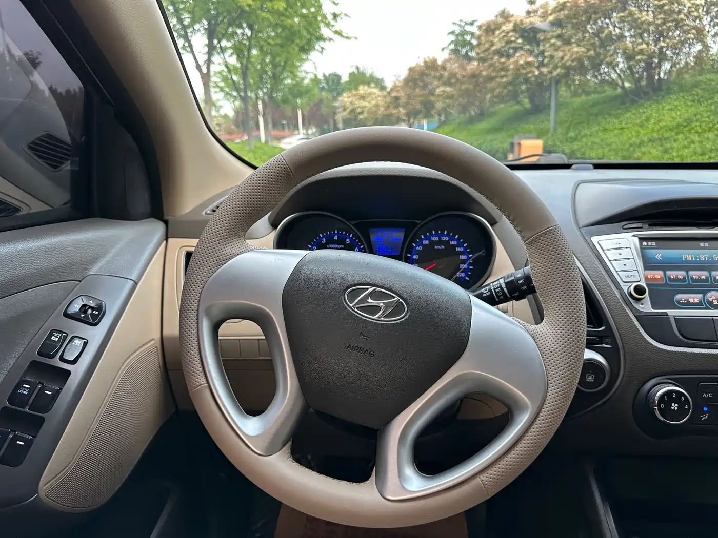 Hyundai Beijing Hyundai ix35 2013 2.0L Automatic 2WD Comfort GL China IV фото 7