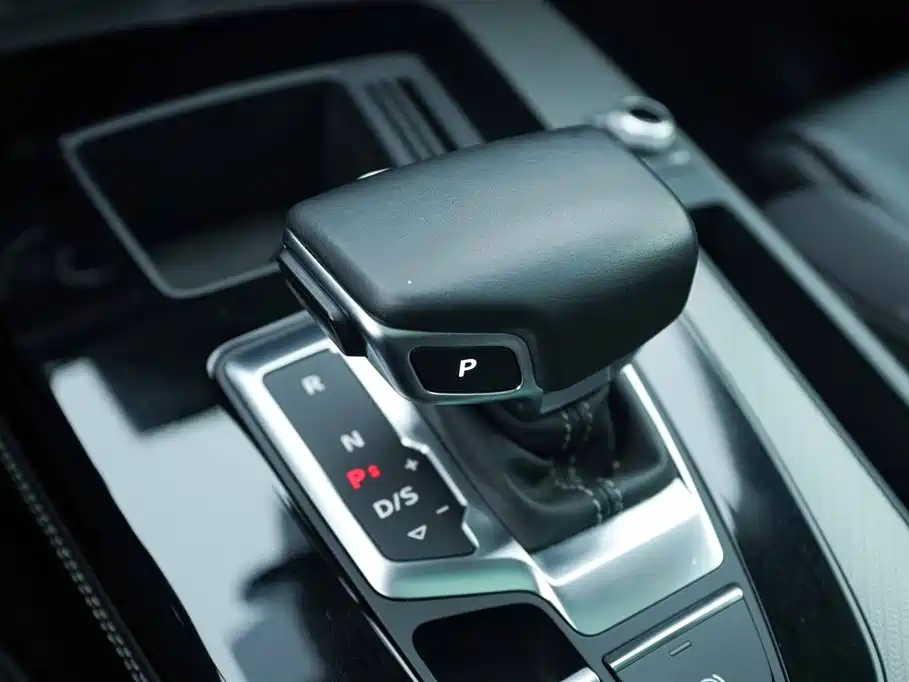 Audi Q5L 2022 45T Luxury Dynamic фото 9