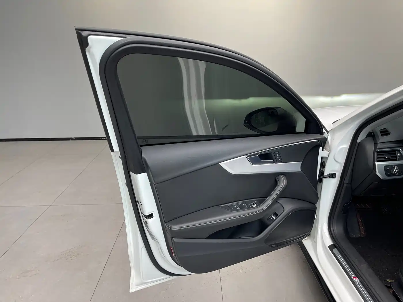 Audi A4L 2022 40 TFSI Luxury Dynamic фото 29