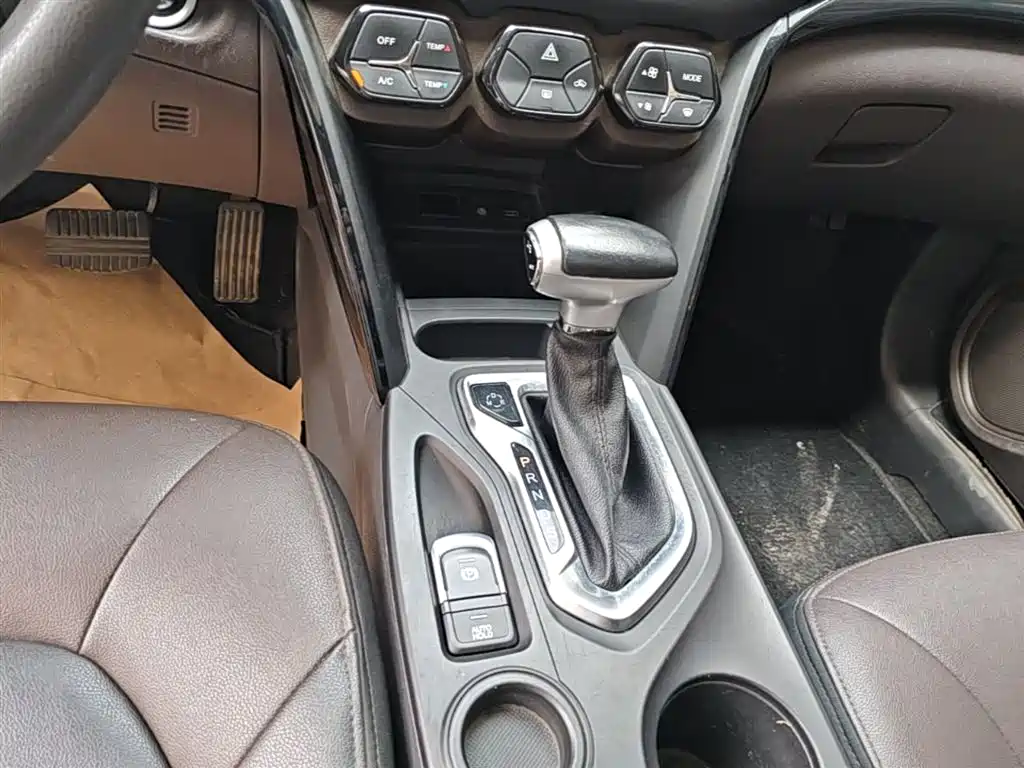 GAC Trumpchi Trumpchi GS4 2016 235T G-DCT Elite Edition фото 14