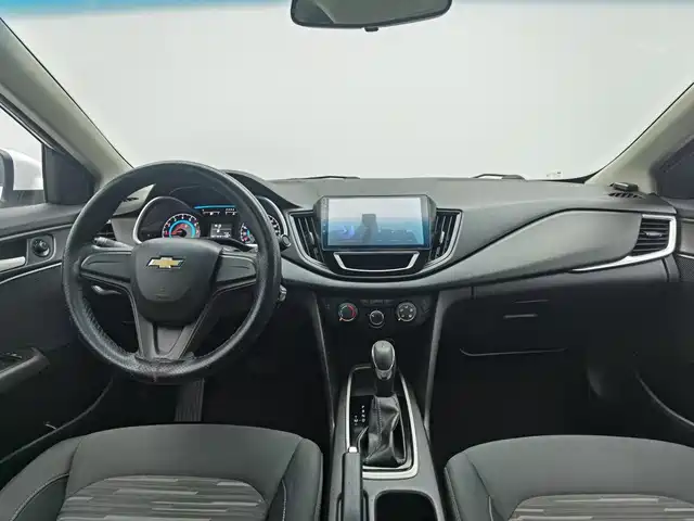 Chevrolet Cavalier 2018 320 Auto Enjoy Sunroof Edition — фото 5