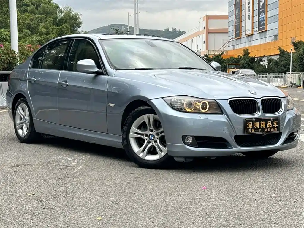 BMW 3 Series (Import) 2012 318i Leading фото 4