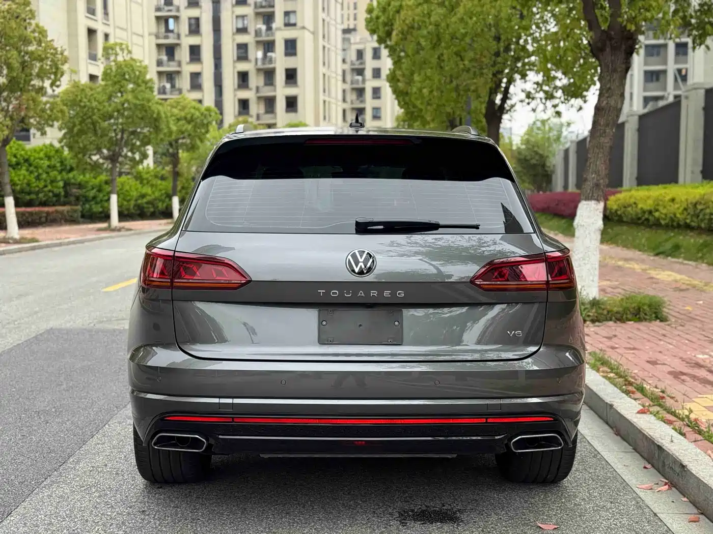 VOLKSWAGEN TOUAREG