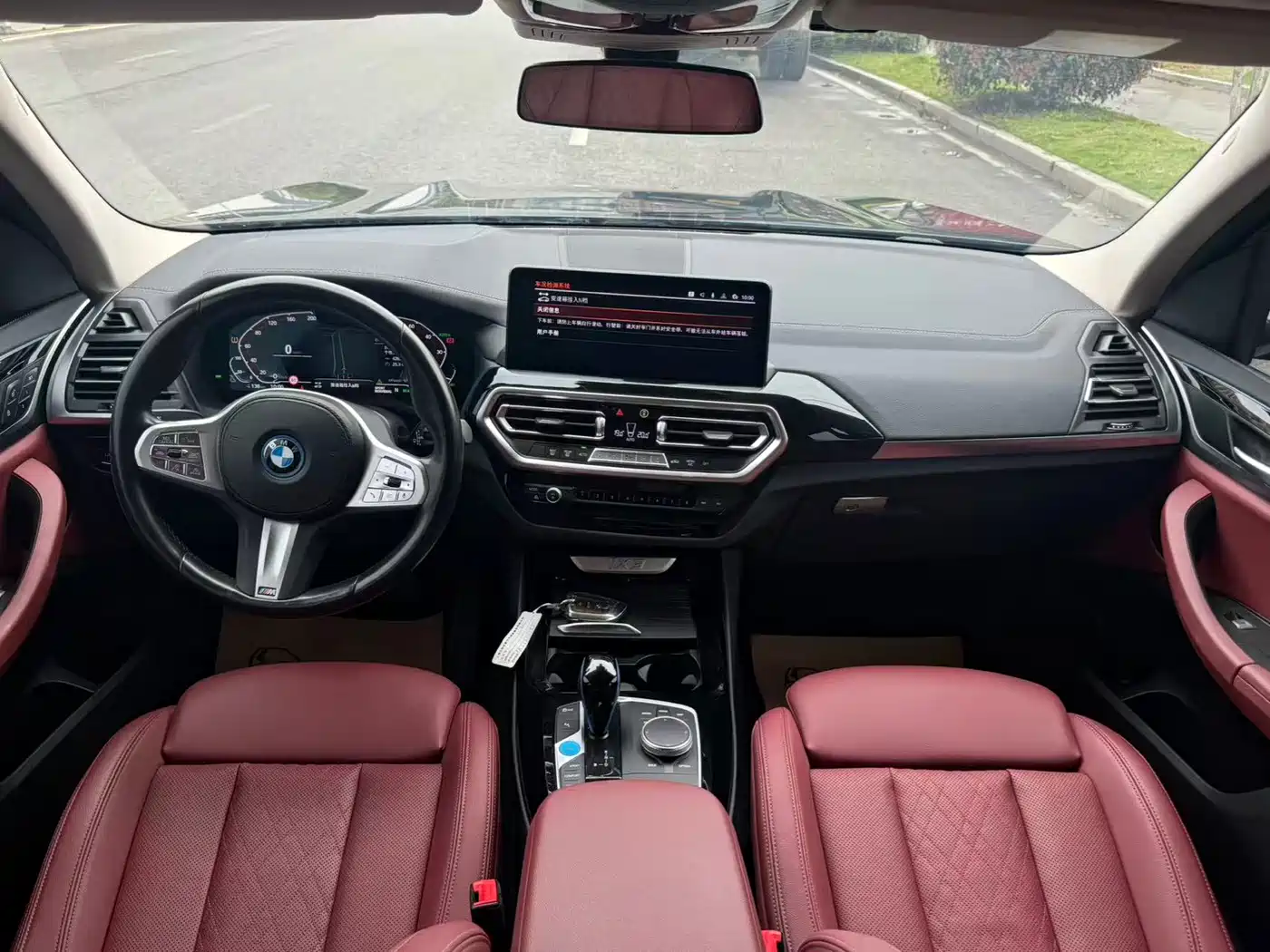BMW iX3 2022 Leading Edition фото 11