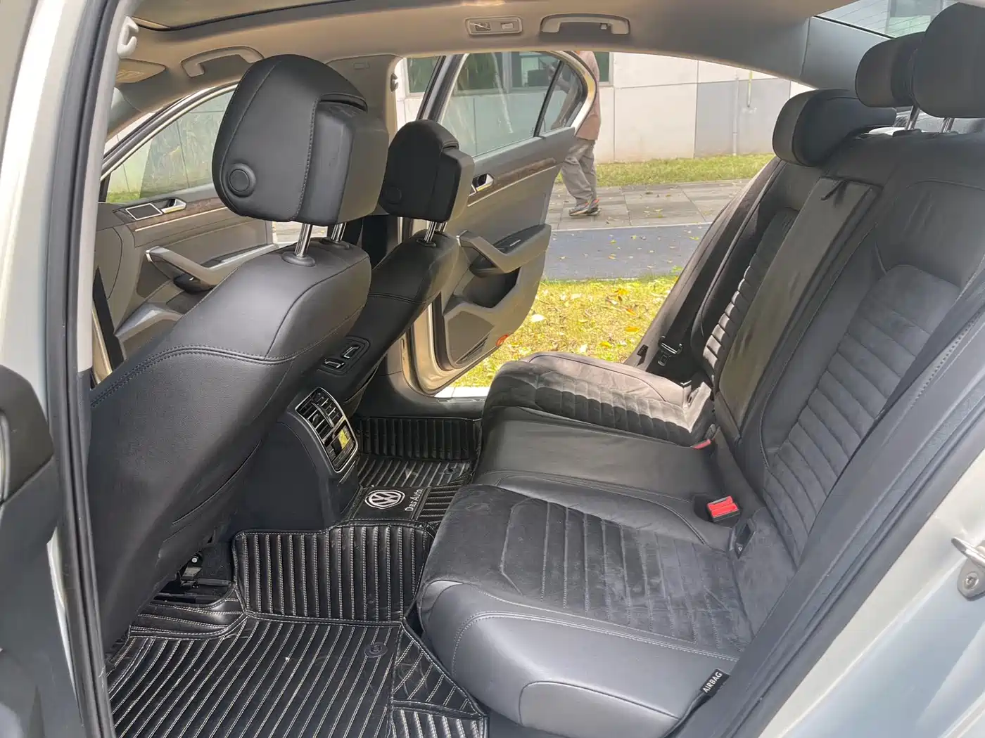 Volkswagen Magotan (Import) 2012 Wagon 2.0TSI Comfort фото 8