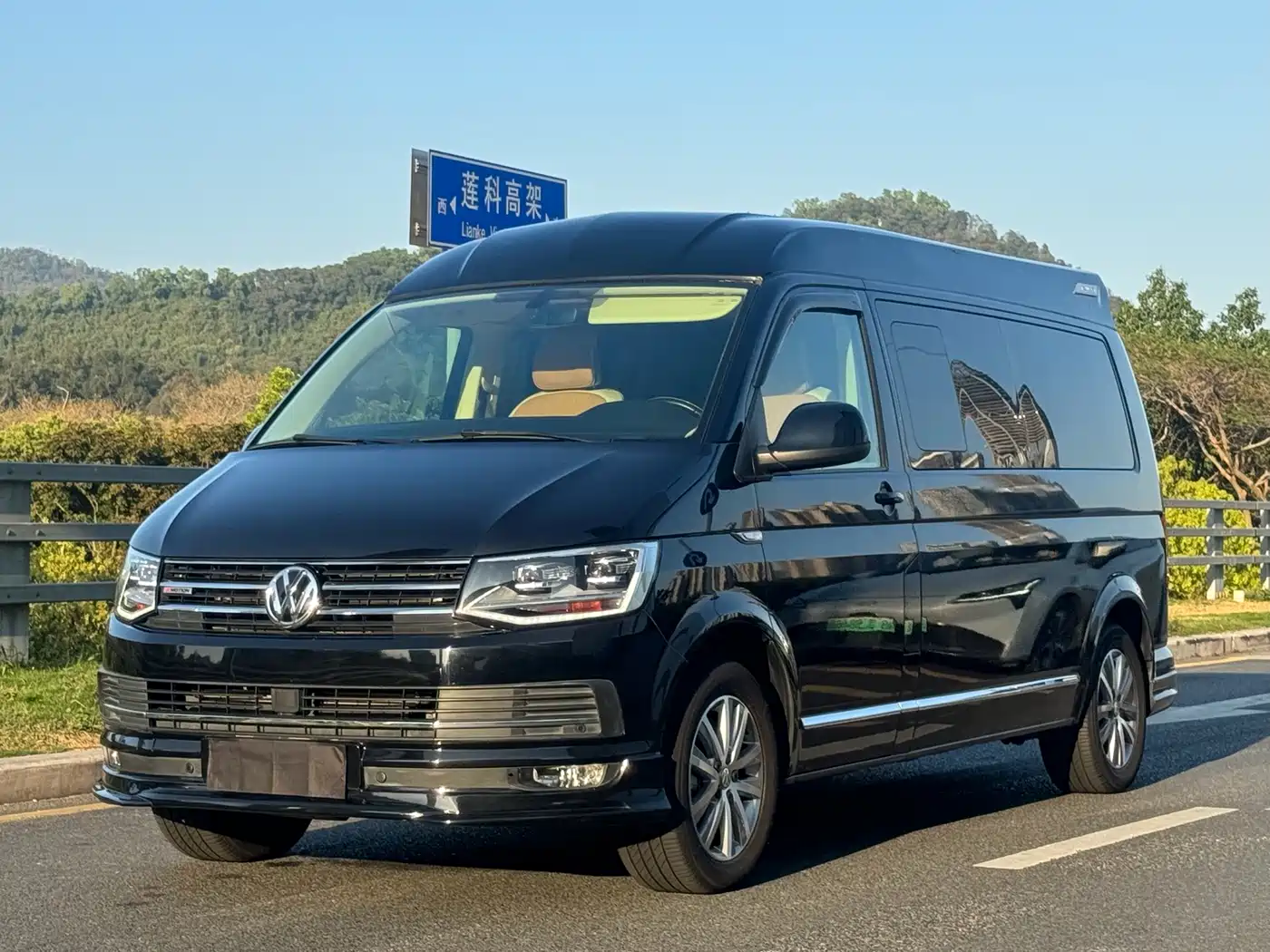 Volkswagen Multivan 2017 2.0TSI AWD Premium Edition 7-Seater