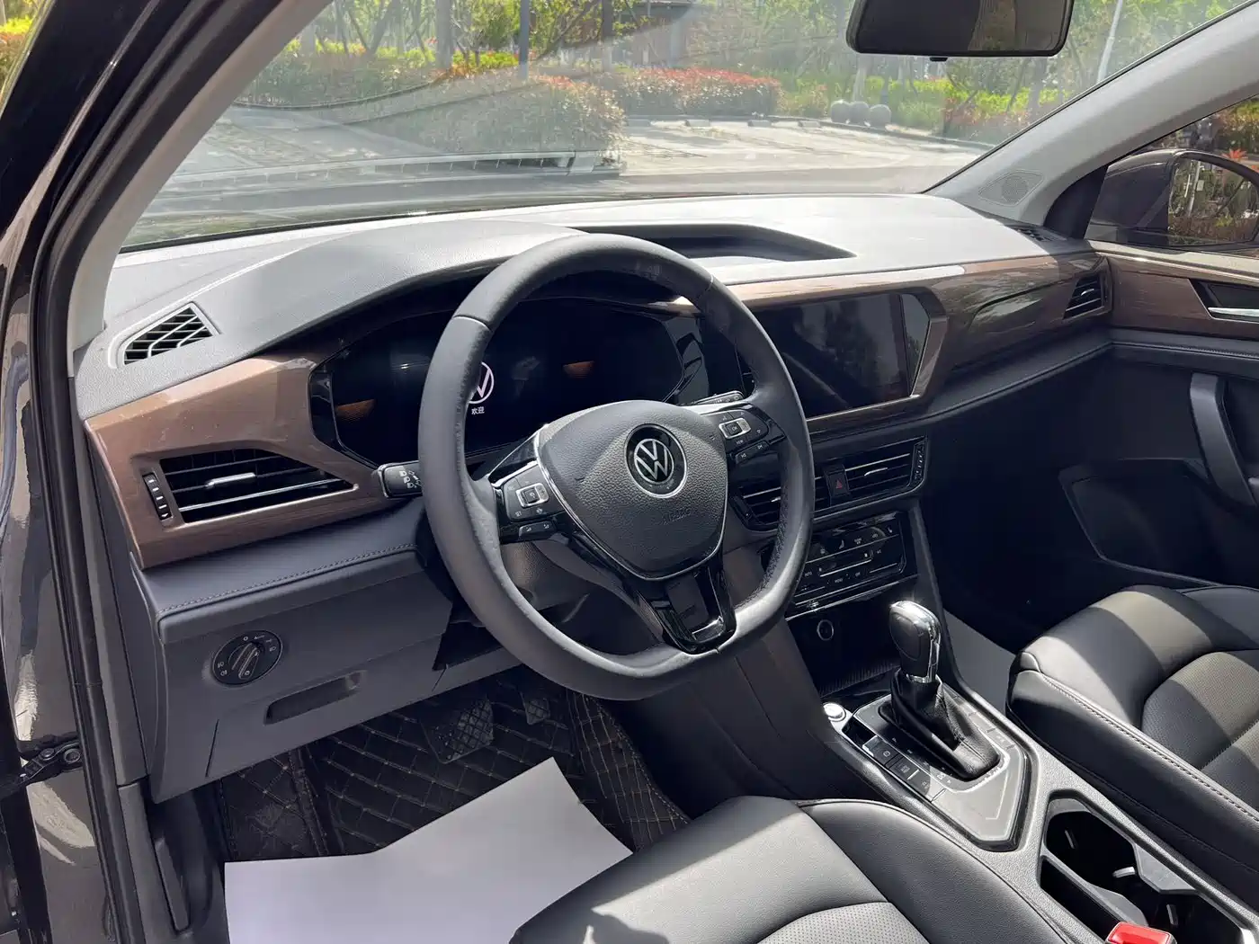 Volkswagen Tharu 2022 280TSI FWD Luxury Edition фото 17