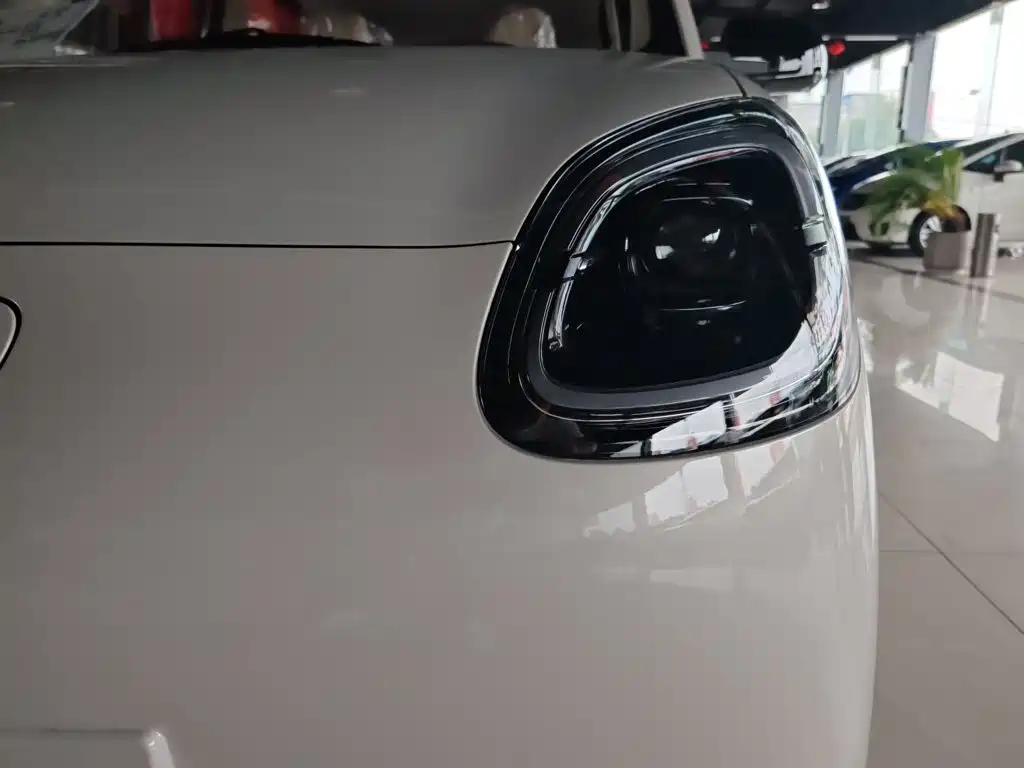 Wuling Motors Hongguang MINIEV 2026 2025 4-Door Advanced