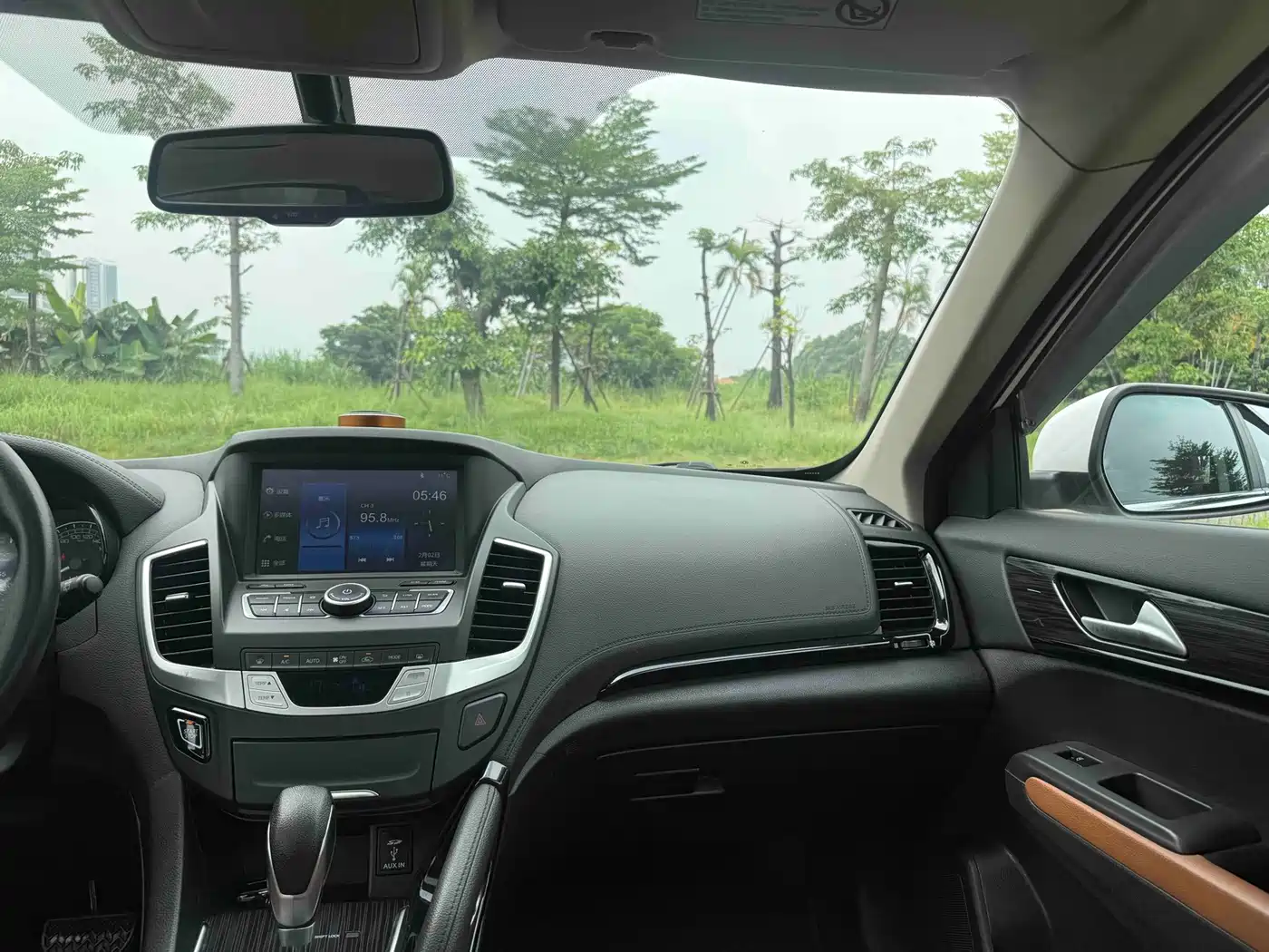 Dongfeng Fengdu MX5 2017 2016 2.0L Automatic Flagship Edition