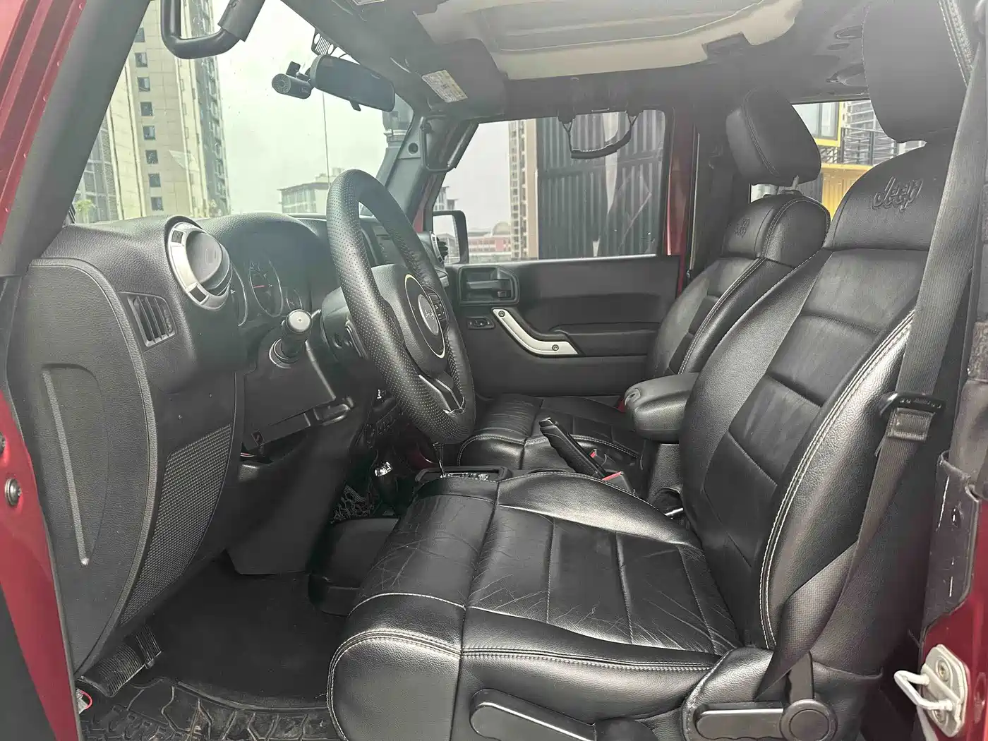 Photo 7 - Jeep Wrangler