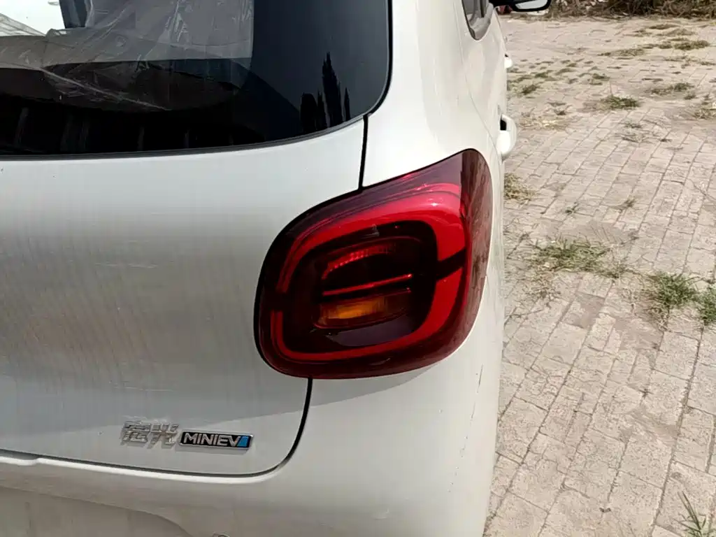 Wuling Motors Hongguang MINIEV 2026 2025 4-Door Advanced