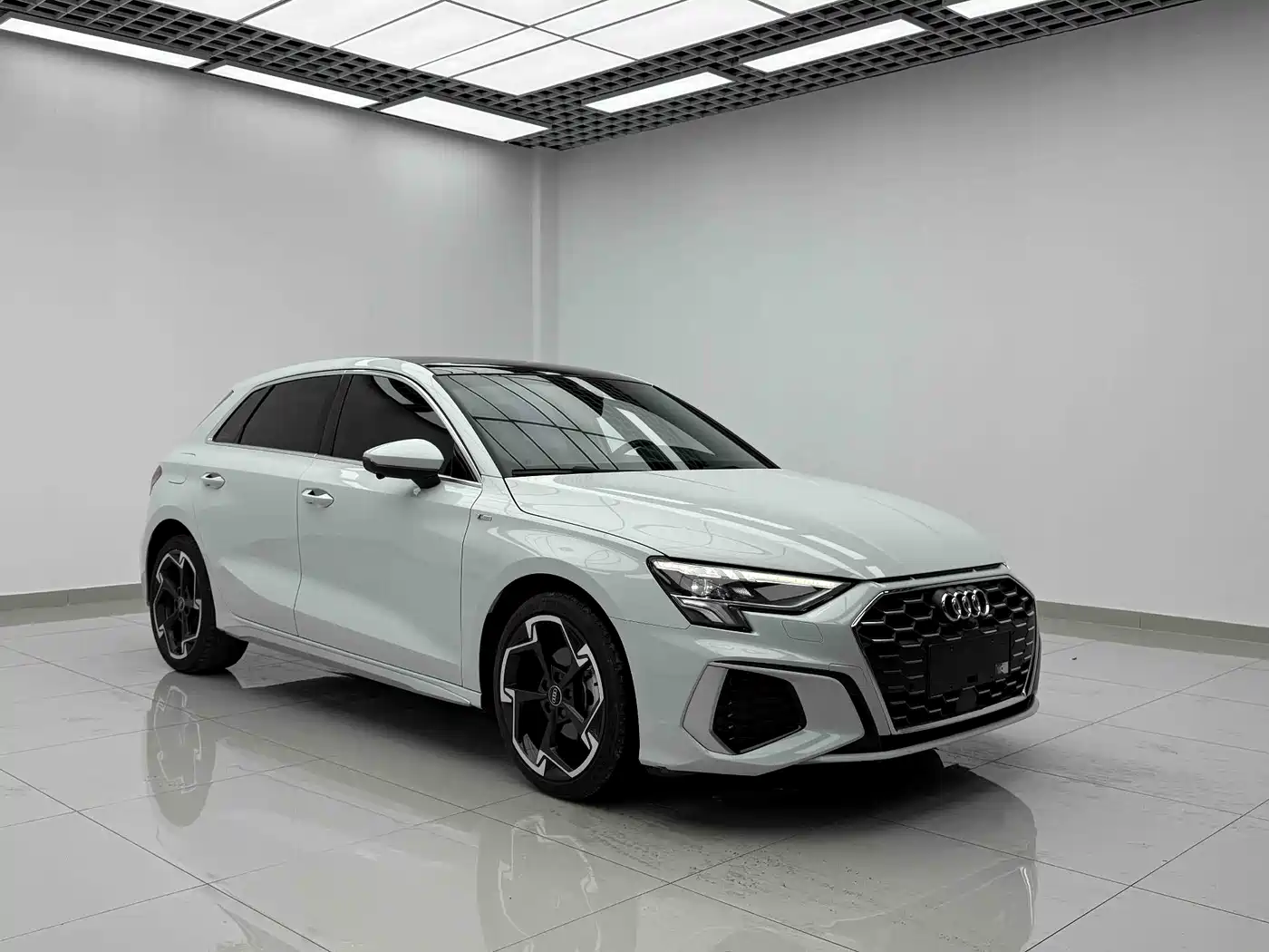 Audi A3 2023 Sportback 35 TFSI Luxury Sport фото 2