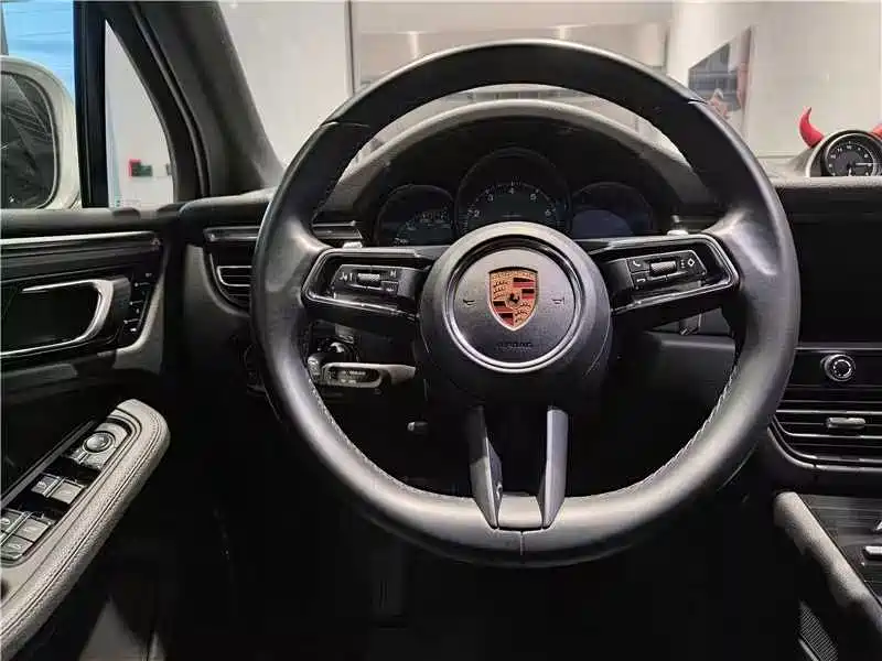 Porsche Macan 2022 Macan 2.0T фото 2