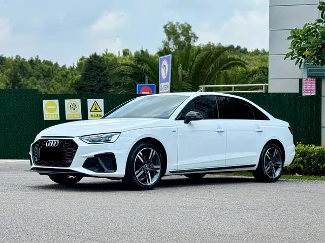  Audi Audi A4L 2022 40 TFSI Luxury Dynamic