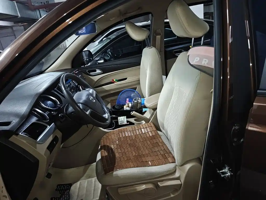 Baojun 730 2017 2016 Model 1.5L Manual Standard 7-seater