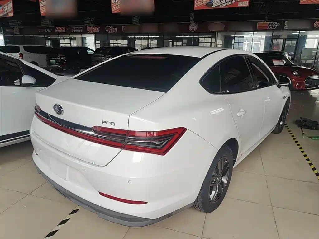 BYD Qin Pro 2019 Super Edition 1.5TI Automatic Smart Connected Feng Shang Type China VI фото 7