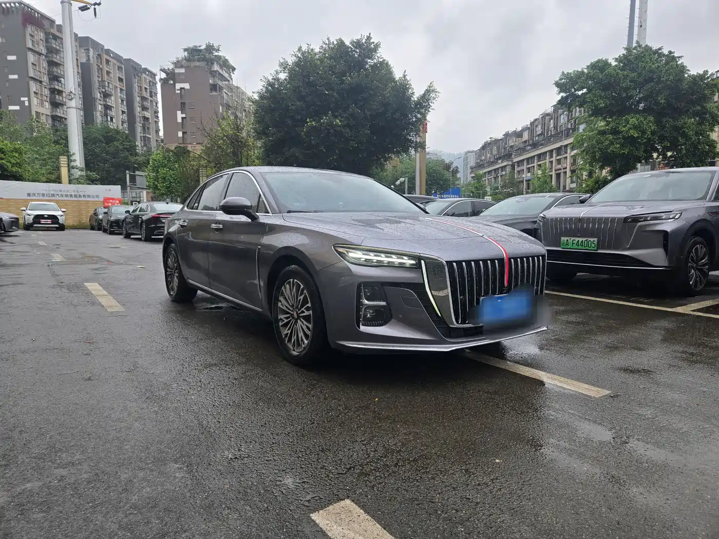 Hongqi H5 2025 1.5T DCT Flag Rhythm 500,000 Units Memorial Edition фото 3
