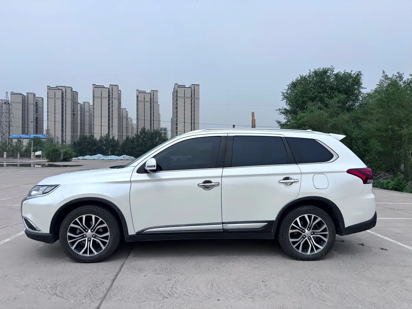 Mitsubishi Outlander 2016 2.4L 4WD Elite Edition 5-seater фото 4