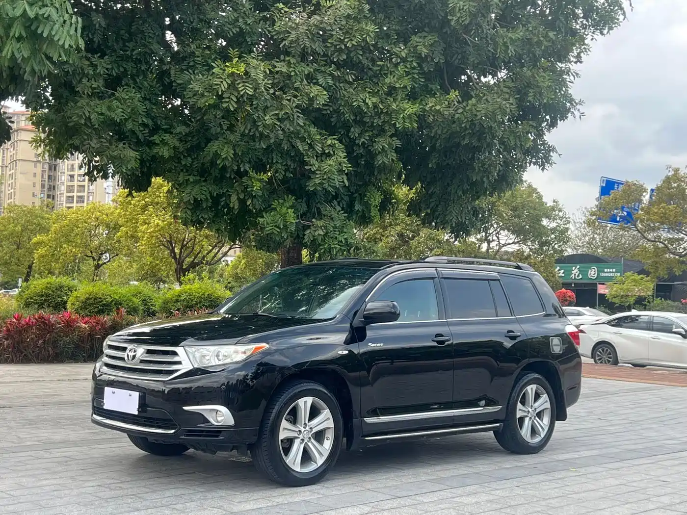 Toyota Highlander 2012 2.7L 2WD 7-Seater Luxury Edition