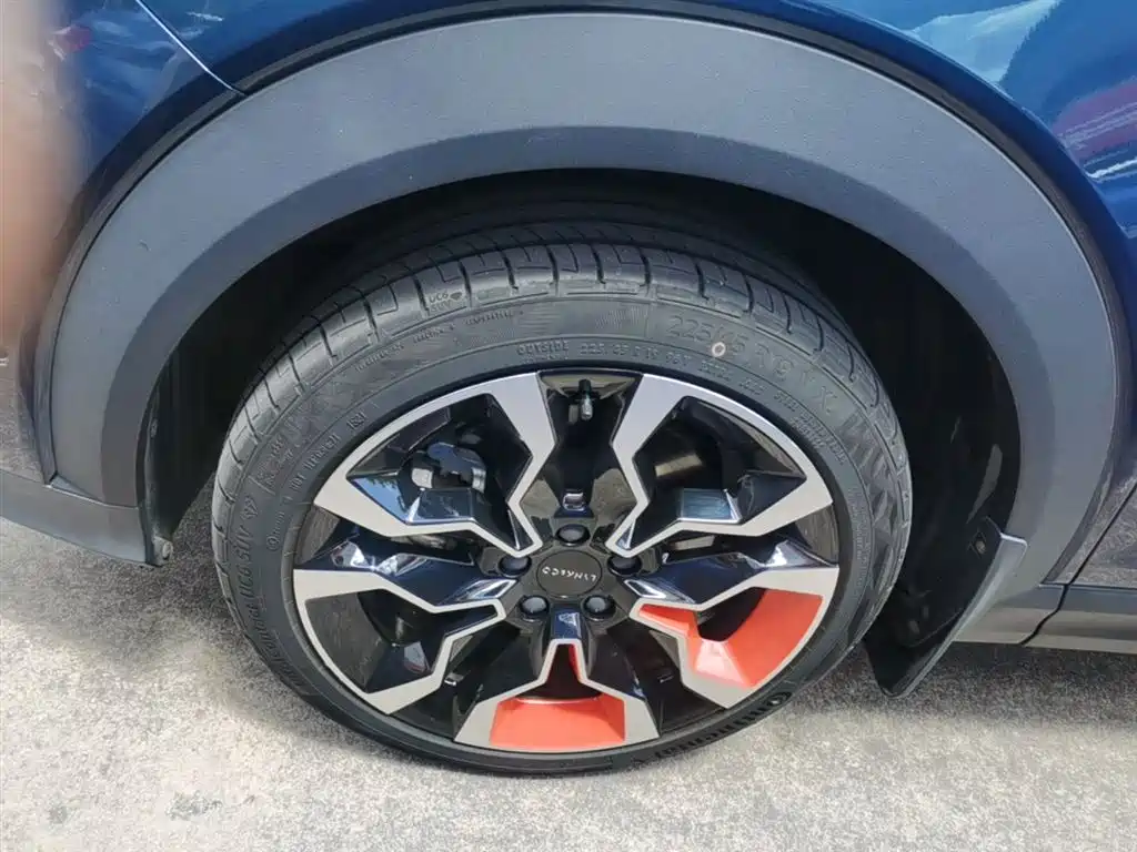 Lynk & Co 06 2020 1.5T Halo фото 23