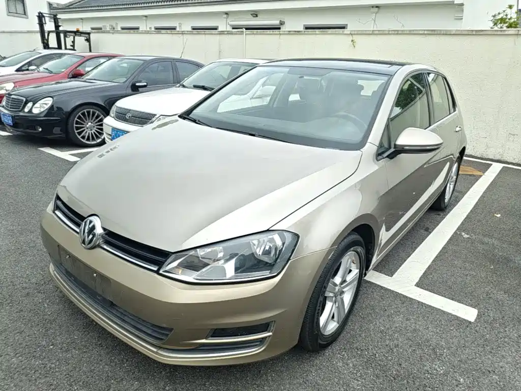 Фото 1 - Volkswagen Golf