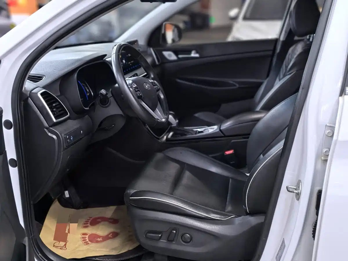 Hyundai Tucson 2019 280TGDi Dual Clutch 2WD Fashion Edition China V фото 3