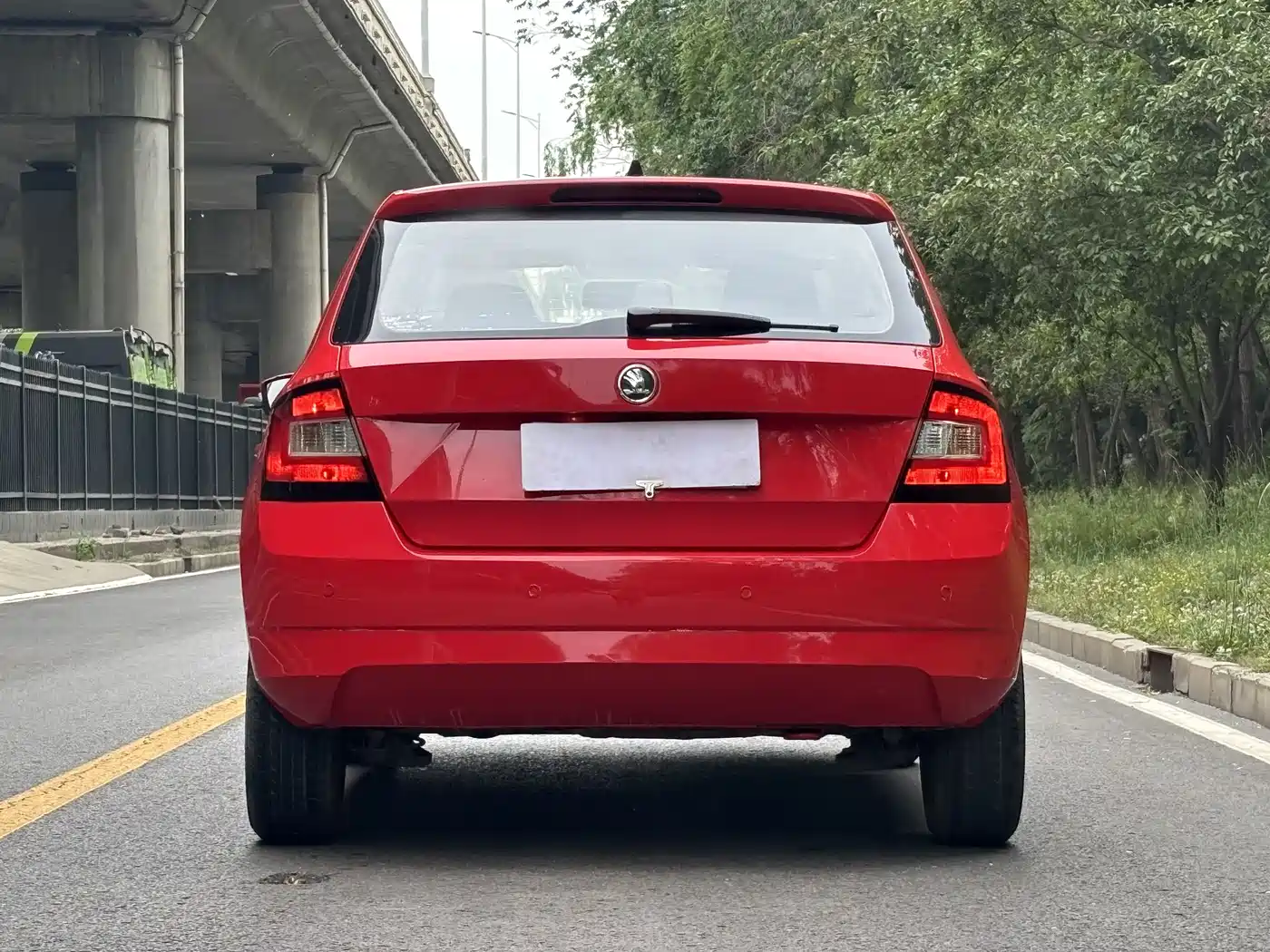 Škoda Fabia 2015 1.4L Automatic Advance Edition фото 5