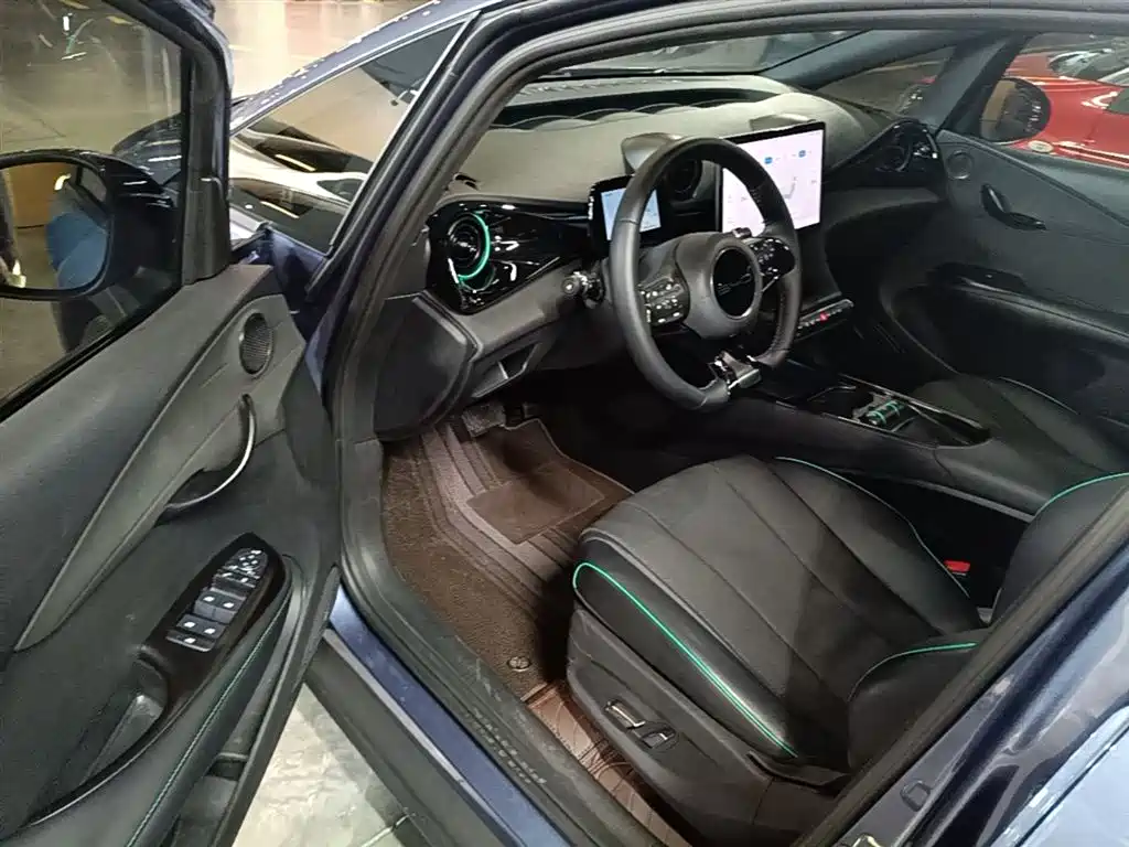 BYD Dolphin 2024 Glory Edition 420km Fashion Edition фото 16