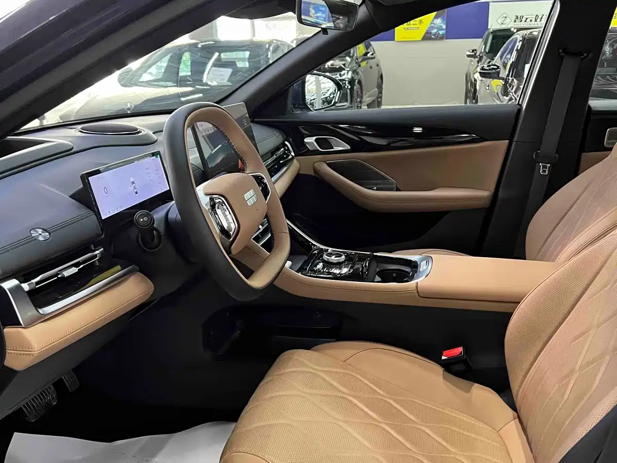 Geely Galaxy Galaxy A7 2025 EM-i фото 4
