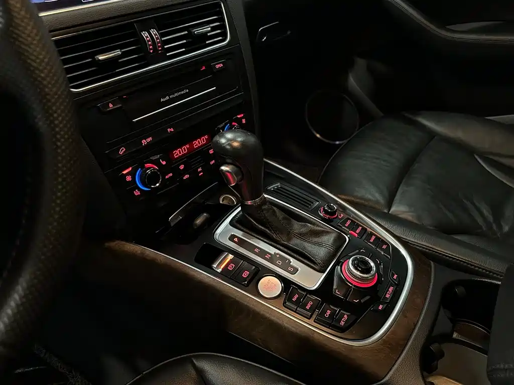 Audi Q5 (Import) 2012 2010 3.2FSI Off-road Edition