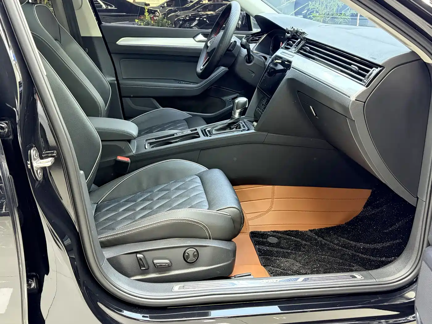 VOLKSWAGEN MAGOTAN GTE PLUG IN HYBRID