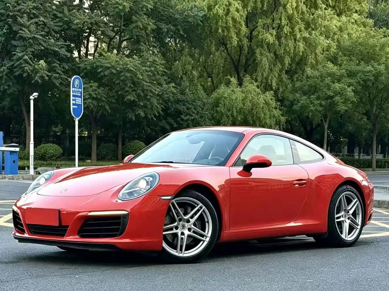 Photo 1 - Porsche 911