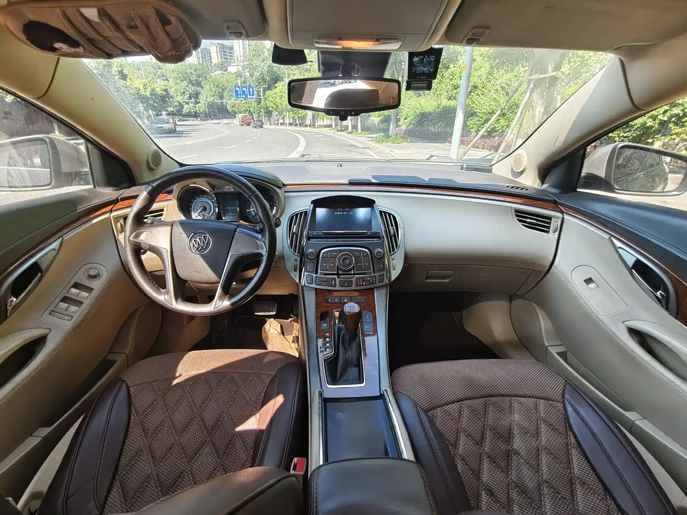 Photo 8 - Buick LaCrosse
