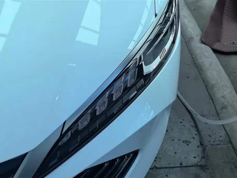 BYD Qin PLUS 2025 DM-i Smart Drive 55KM Leader фото 5