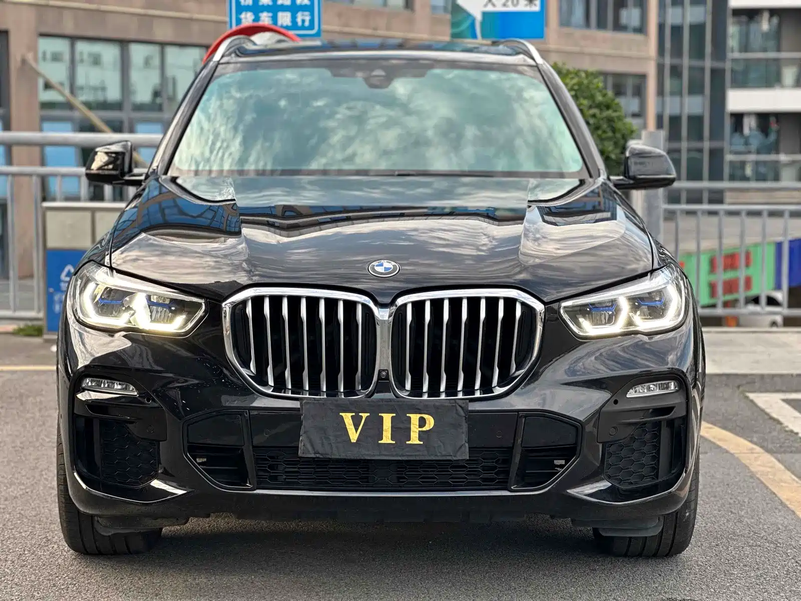 Photo 2 - BMW X5 (Import)