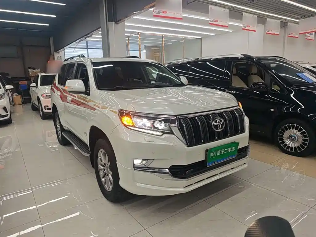 Фото 4 - Toyota Prado