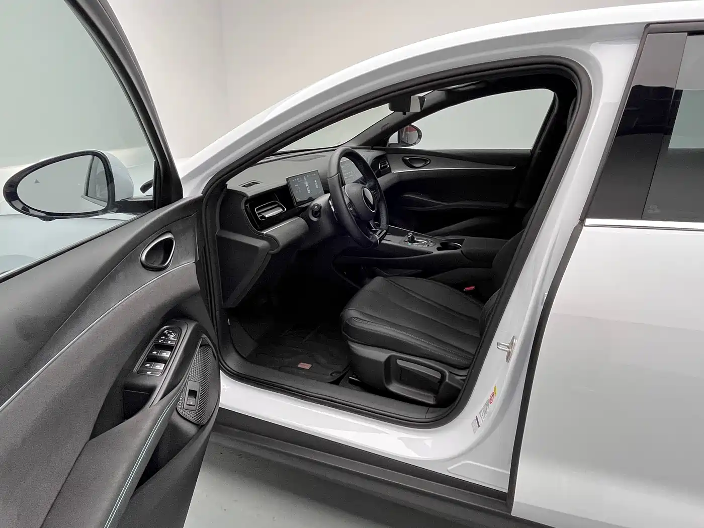 BYD Seal 06 New Energy 2025 DM-i Smart Drive 80KM Luxury фото 15