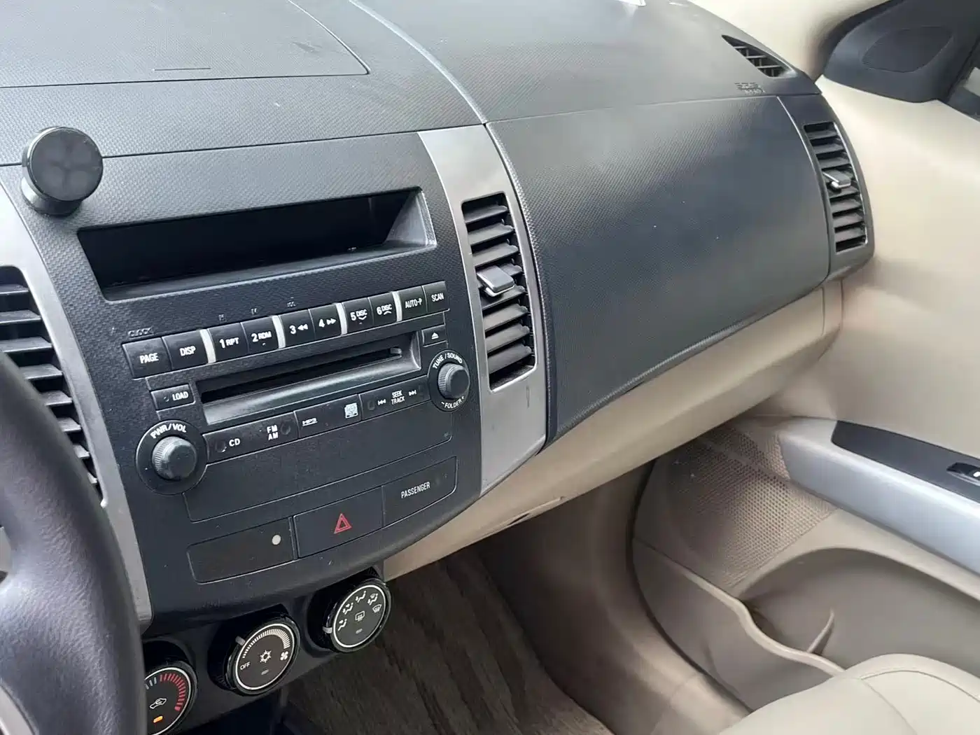 Mitsubishi Outlander (Import) 2006 Model 3.0 Standard фото 8