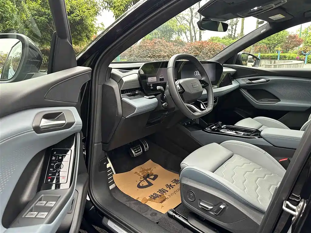 Audi Q6L e-tron 2025 Model Pioneer Edition фото 10