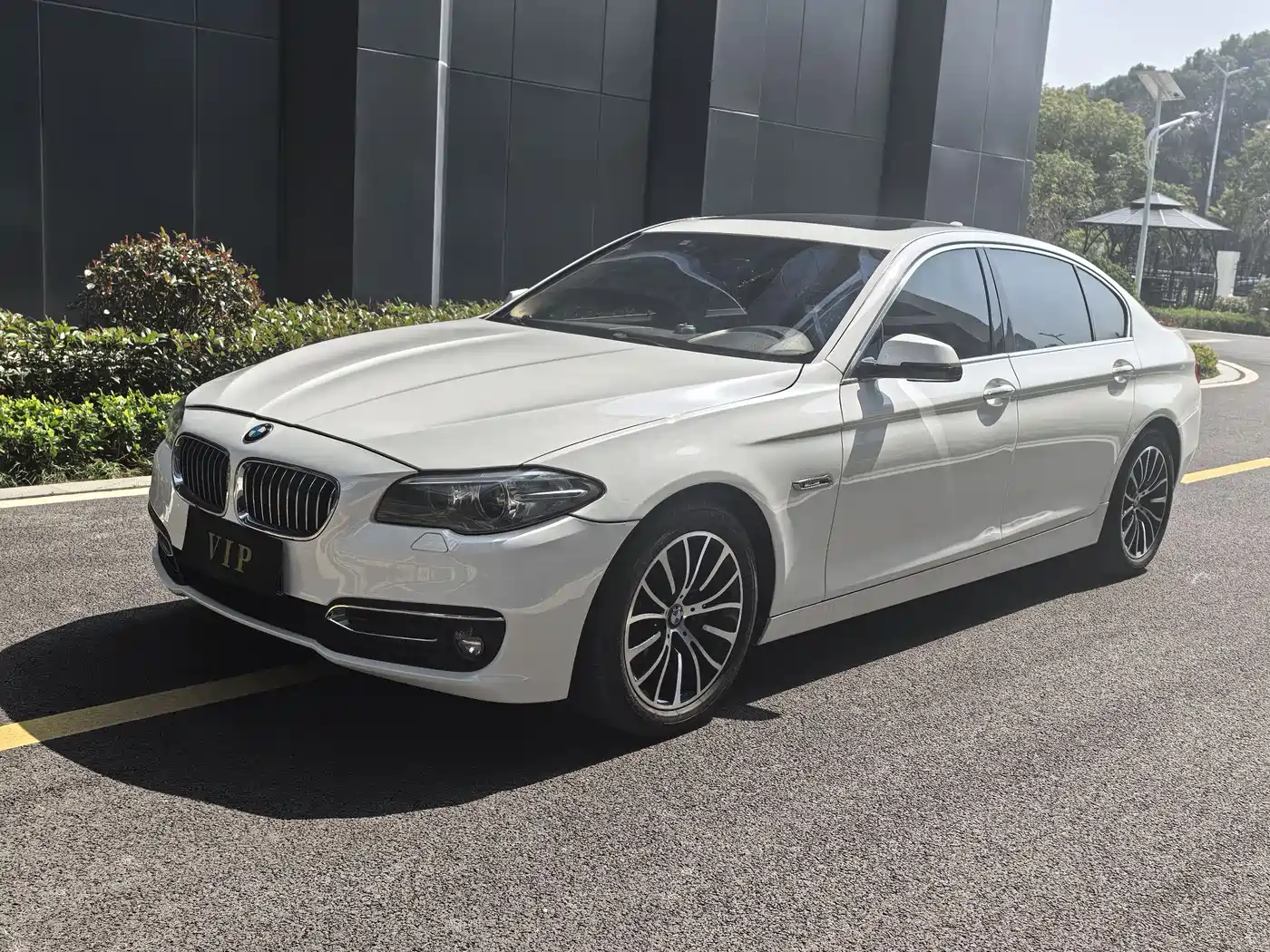 BMW 5 Series 2017 525Li Luxury Design Package фото 2
