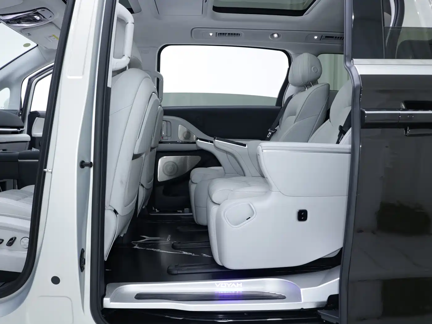 Voyah Auto Voyah Dreamer 2025 EV AWD Flagship Qiankun Edition фото 6