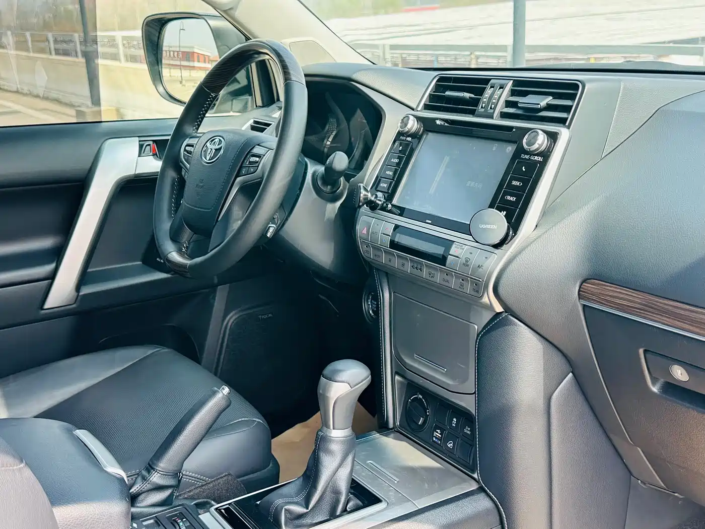 Toyota Prado 2019 3.5L Automatic TX-L Zunxiang Edition with Rear-mounted Spare Tire фото 31