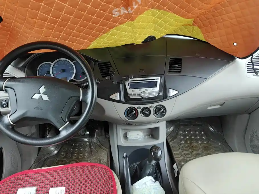 Mitsubishi Zinger 2013 2011 2.0L Manual Luxury