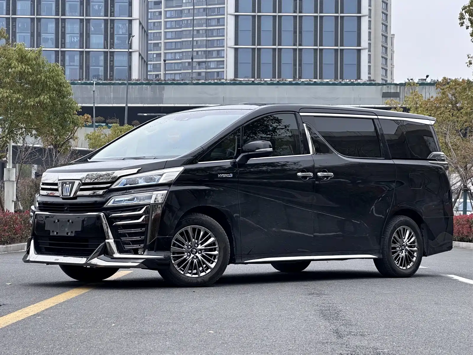 Фото 2 - Toyota Vellfire