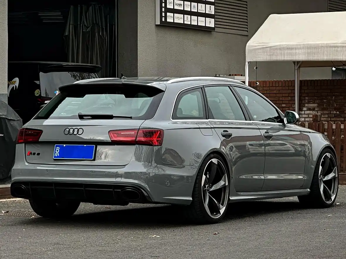 Audi RS 6 2016 RS 6 4.0T Avant фото 11