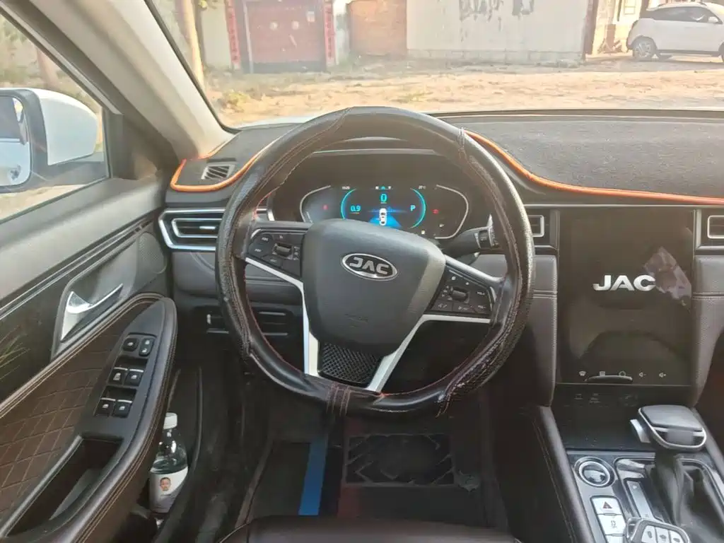JAC JAC J7 2020 2020 1.5T CVT Surpass Type