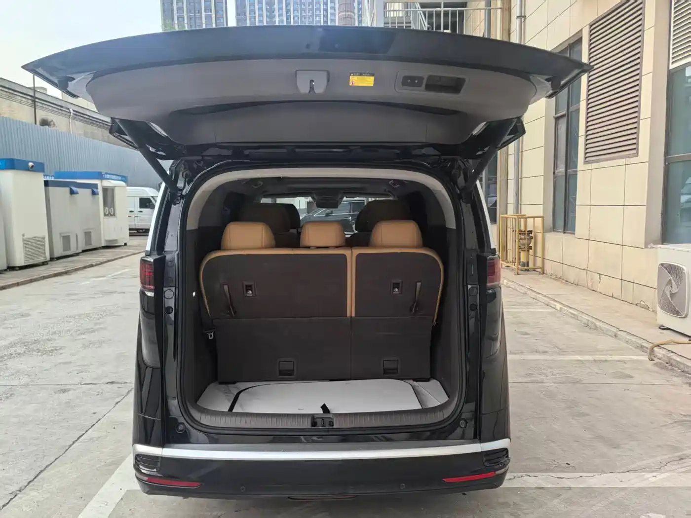 Denza D9 2022 DM-i 970 All-Wheel Drive Honor Edition фото 13